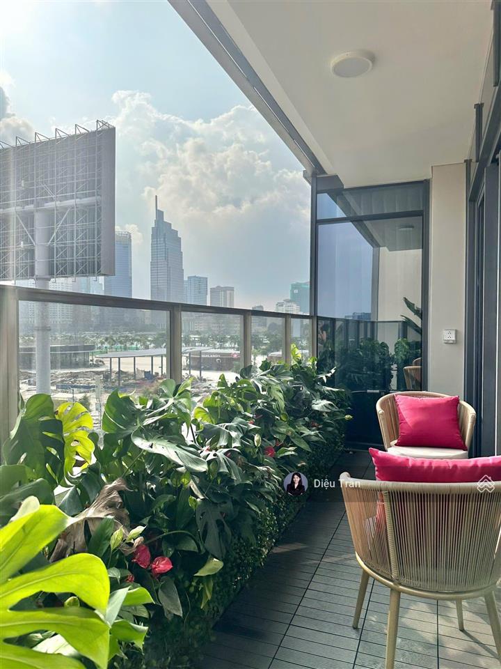 Cho thuê căn hộ 3pn diện tích lớn lên đến 157m2, view quận 1, nội thất sang trọng 105tr/tháng