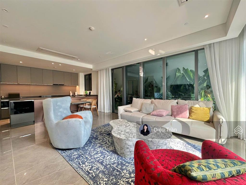 Cho thuê căn hộ 3pn diện tích lớn lên đến 157m2, view quận 1, nội thất sang trọng 105tr/tháng