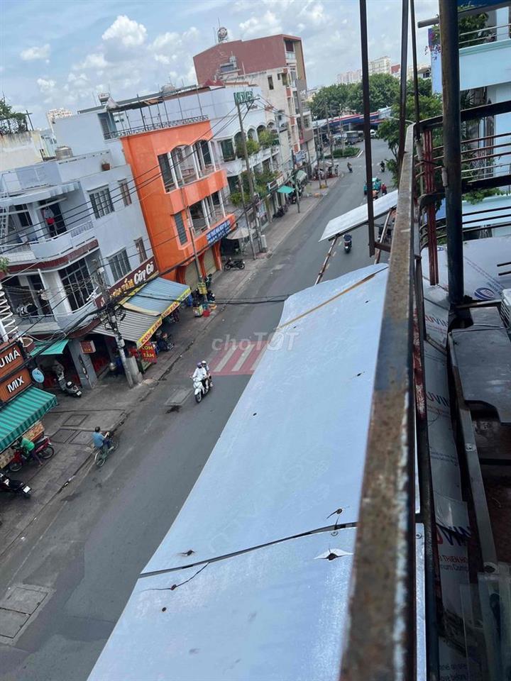 mặt tiền góc khu đông đúc  tuyến đường chính