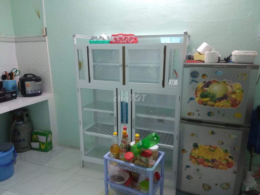 Nhà cấp 4, khuôn viên diện tích lớn giá rẻ.