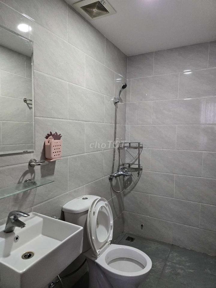 Chính chủ cho thuê căn hộ CC 2 phòng ngủ