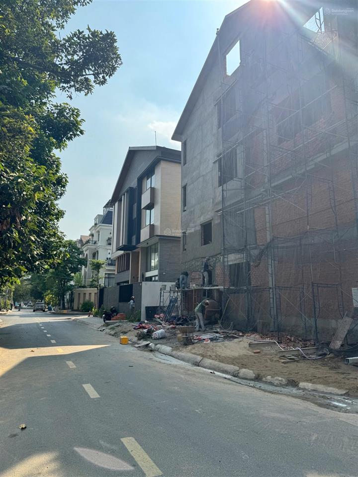 Cho thuê góc 2mt thạnh mỹ lợi  hầm 5 tầng  văn phòng mới 600m2