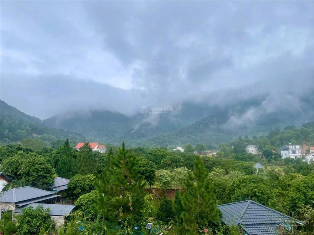 Cần chuyển nhượng khu nghỉ dưỡng sổ đỏ tại sân golf minh trí hà nội view mặt hồ diện tích 7740m2
