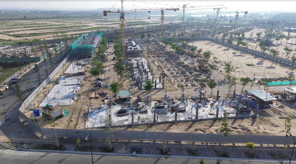 Chỉ còn căn nhà phố vườn view kênh cảnh quan izumi city   em để khóa căn sớm!