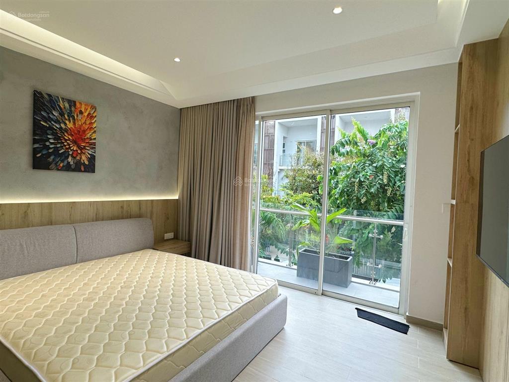 Cho thuê nhà phố tại palm residence, 74,2 triệu vnd, 102m2, đẹp, nhà mới