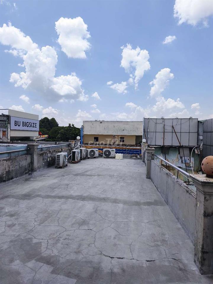 Phòng trọ cho thuê trên đường quang Trung gần ngã 5 chuồng chó .