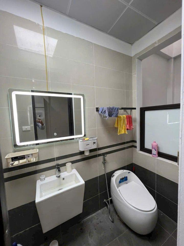 Đức Thượng-Hoài Đức. Nhà đẹp sẵn ở! Sát phố tiện ích vô vàn. 96m2, 7.4 tỷ