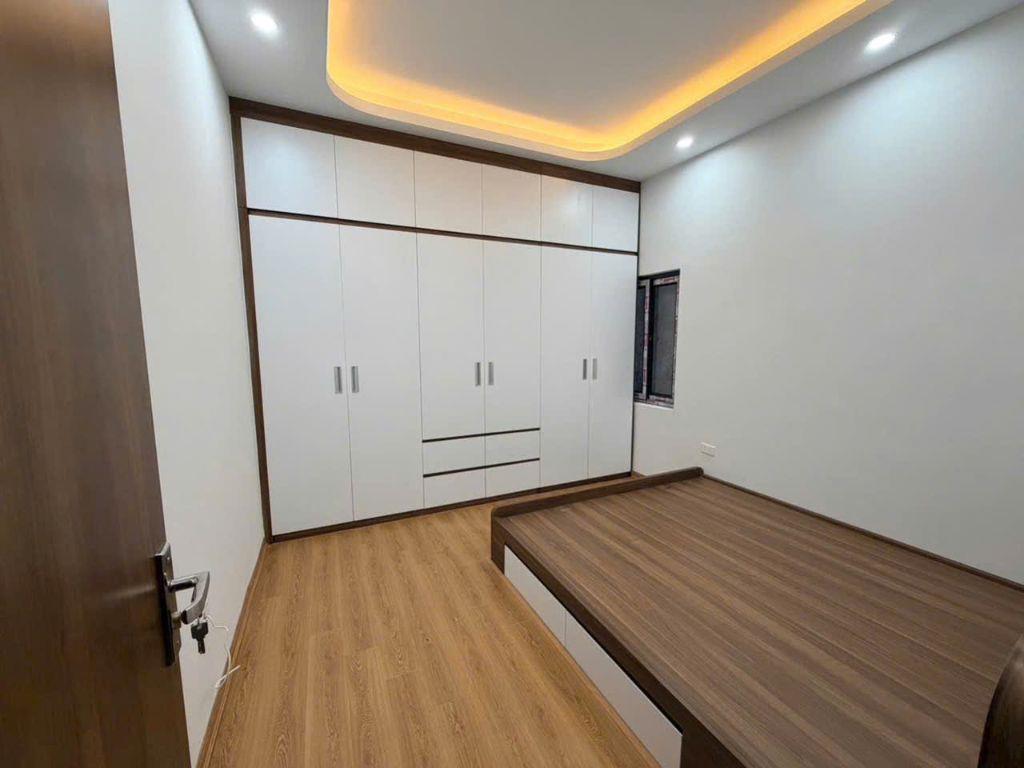 Bán nhà Kim Chung. Mới đẹp 4 tầng - Ngõ thông, Ô tô đỗ cửa. 45m. 5.6 tỷ
