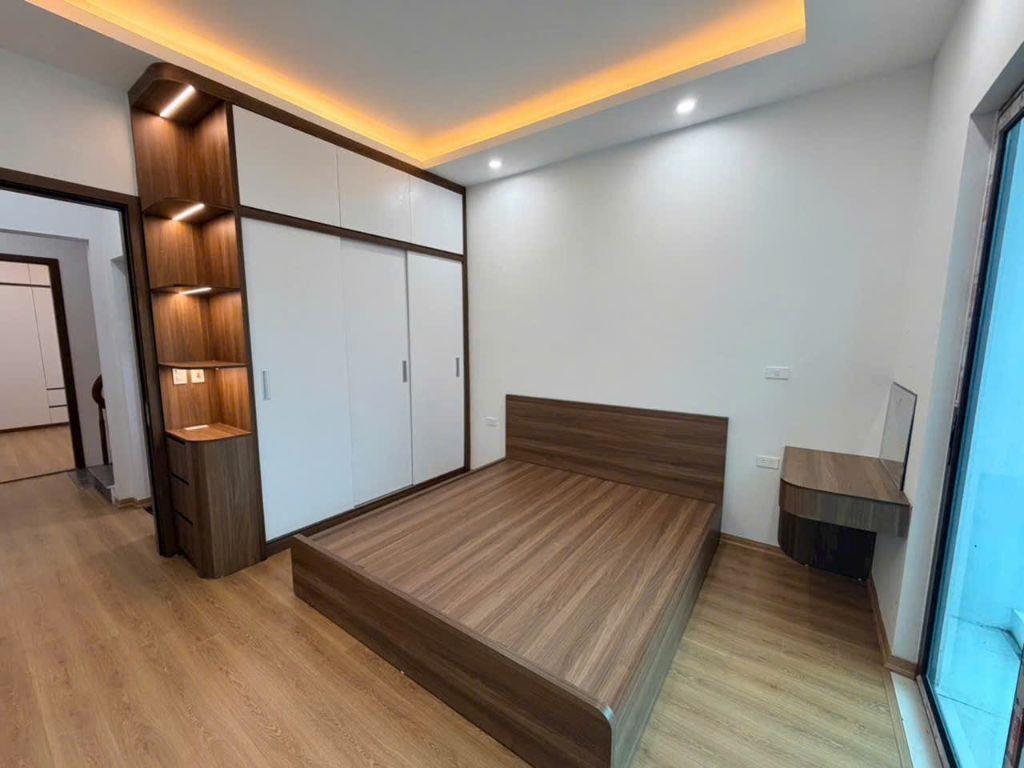 Bán nhà Kim Chung. Mới đẹp 4 tầng - Ngõ thông, Ô tô đỗ cửa. 45m. 5.6 tỷ