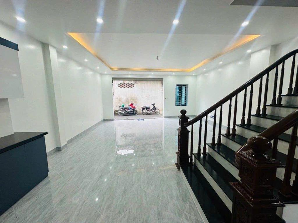 Bán nhà Trạm Trôi - Hoài Đức. Đường thông Ô tô - Mặt tiền 6m. Nhà Đẹp sẵn ở. 