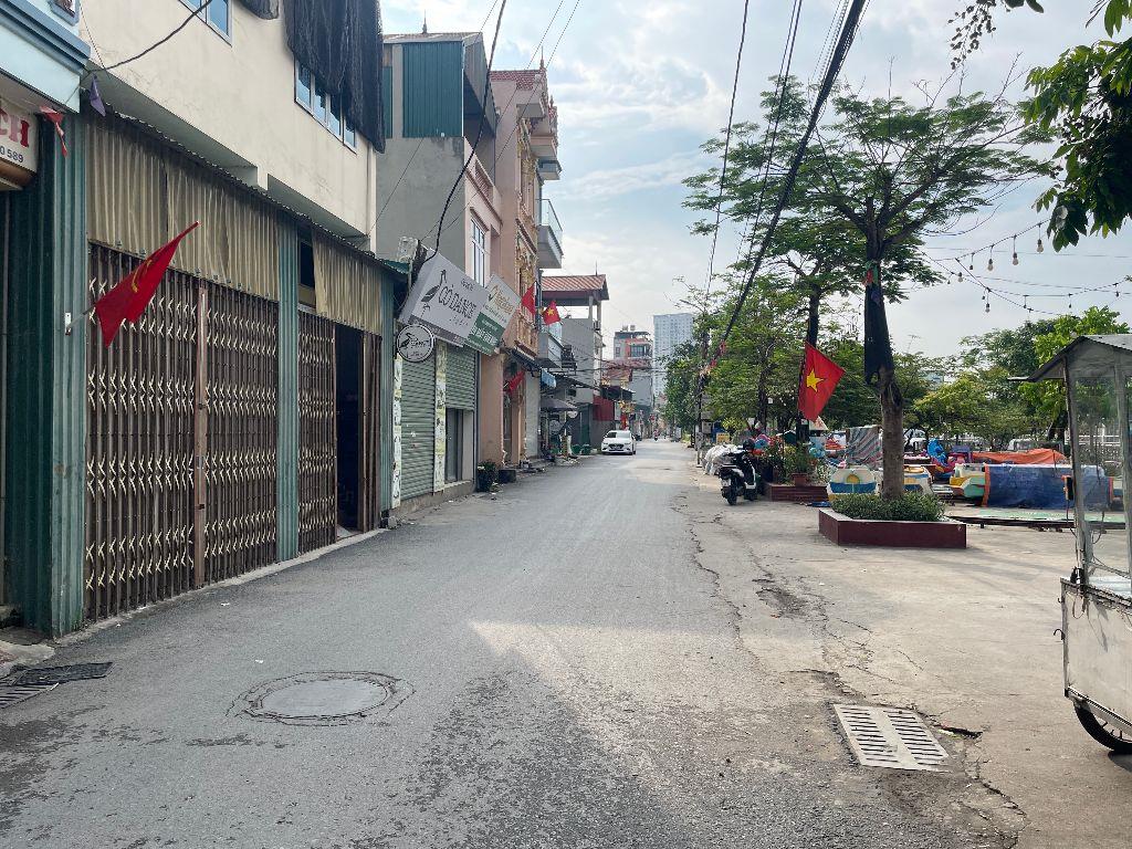 Kinh doanh đắc địa - Thị trấn Trôi-Hoài Đức, Ô tô tránh, đỗ. Mặt tiền rộng. 65m. 9.5 tỷ