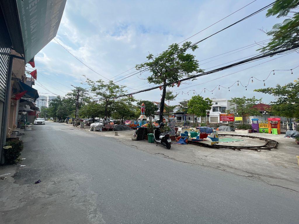 Kinh doanh đắc địa - Thị trấn Trôi-Hoài Đức, Ô tô tránh, đỗ. Mặt tiền rộng. 65m. 9.5 tỷ