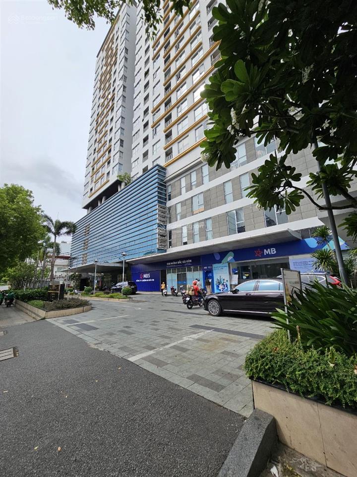 Tôi cần bán căn hộ the prince residence, 60m², giá 5.5 tỷ, sổ hồng