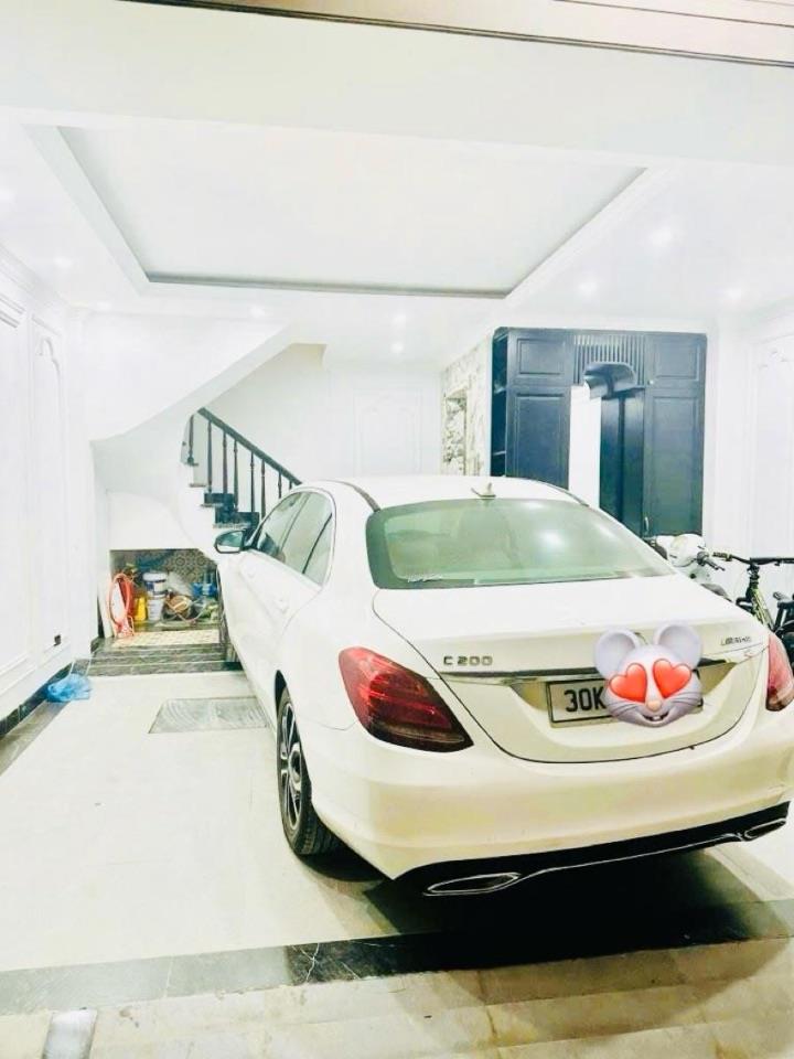 BÁN GẤP NHÀ PHỐ THUỴ KHUÊ VĂN CAO TÂY HỒ 7 TẦNG MT 5.4M NHỈNH 18 TỶ OTO VÀO NHÀ