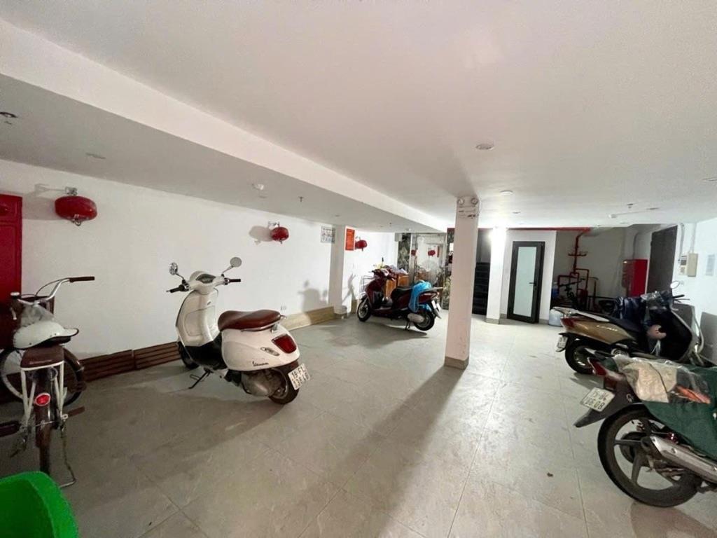 BÁN GẤP NHÀ PHỐ LẠC LONG QUÂN XUÂN LA TÂY HỒ 80M 7 TẦNG THANG MÁY LÔ GÓC SÁT OTO GIÁ RẺ 