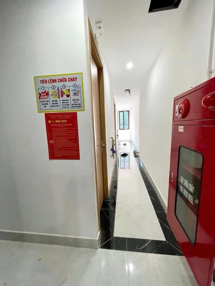 BÁN GẤP NHÀ PHỐ LẠC LONG QUÂN XUÂN LA TÂY HỒ 80M 7 TẦNG THANG MÁY LÔ GÓC SÁT OTO GIÁ RẺ 