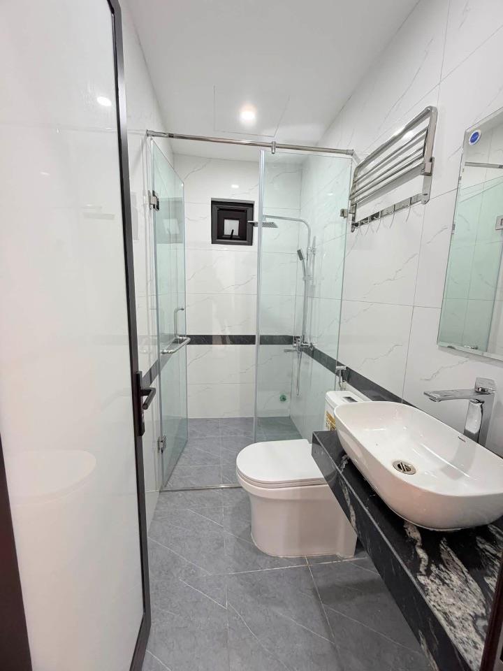 BÁN GẤP CHIA TÀI SẢN NHÀ PHÂN LÔ VIP LÁNG HẠ GIẢNG VÕ BA ĐÌNH 90M2 MT 6M OTO TRÁNH SÁT PHỐ 