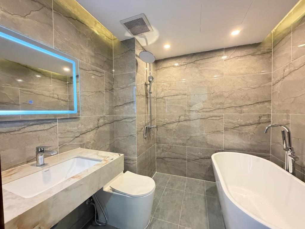 GIẢM CHÀO CẢ TỶ BÁN GẤP PHÂN LÔ OTO TRÁNH TRÍCH SÀI 55M 6 TẦNG THANG MÁY MT 5M NHỈNH 19 TỶ TL MẠNH