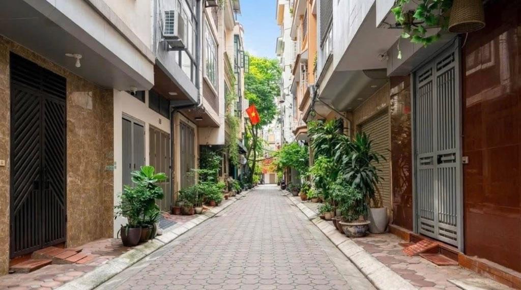 🔥 NHỈNH 16 TỶ – NHÀ NGUYỄN CHÍ THANH 40M² x 4 TẦNG – PHÂN LÔ VỈA HÈ – Ô TÔ TRÁNH – KINH DOANH ĐỈNH