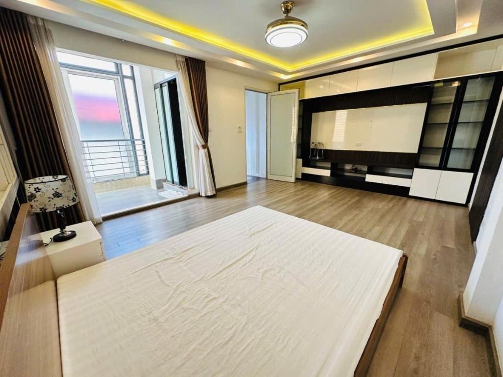 BÁN GẤP NHÀ RIÊNG SAU MẶT HỒ TÂY – 2 MẶT NGÕ – Ô TÔ ĐỖ CỔNG – VIEW HỒ – NHỈNH 18 TỶ TL MẠNH