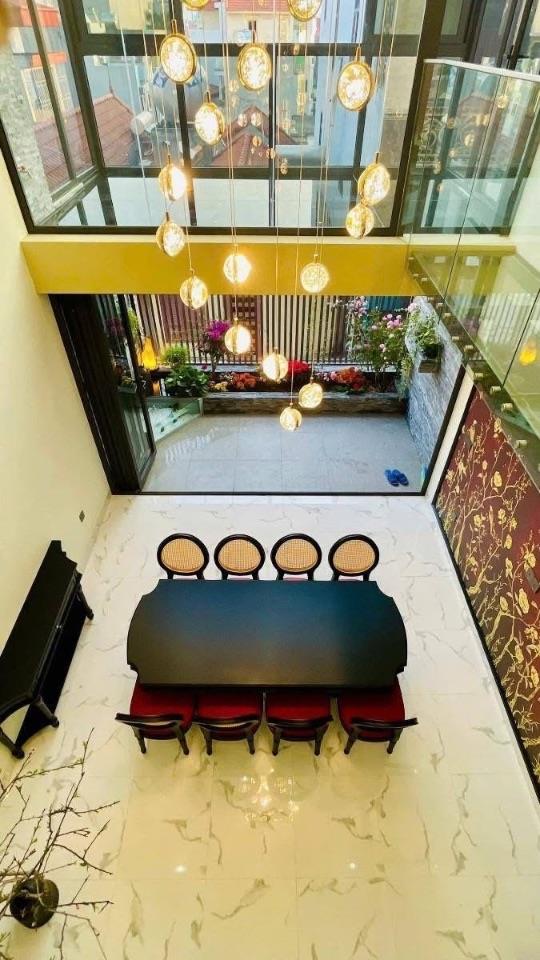 🔥 LẠC LONG QUÂN – VỆ HỒ: 80M² × 8 TẦNG – GARA 3 Ô TÔ – THANG MÁY – 30M RA PHỐ – HƠN 30 TỶ TL MẠNH