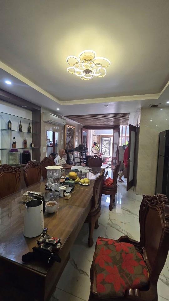 GIA ĐÌNH GIẢM CHÀO 4 TỶ BÁN GẤP 85M² PHÂN LÔ CÁN BỘ XUÂN LA LẠC LONG QUÂN Ô TÔ – HƠN 20 TỶ TL MẠNH