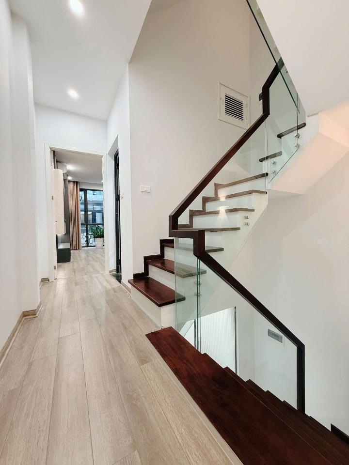 BÁN CẮT LỖ PHÂN LÔ OTO TRÁNH VÀO NHÀ SÁT NGUYỄN THÁI HỌC BA ĐÌNH ~ 50M2 NHỈNH 15 TỶ TL MẠNH