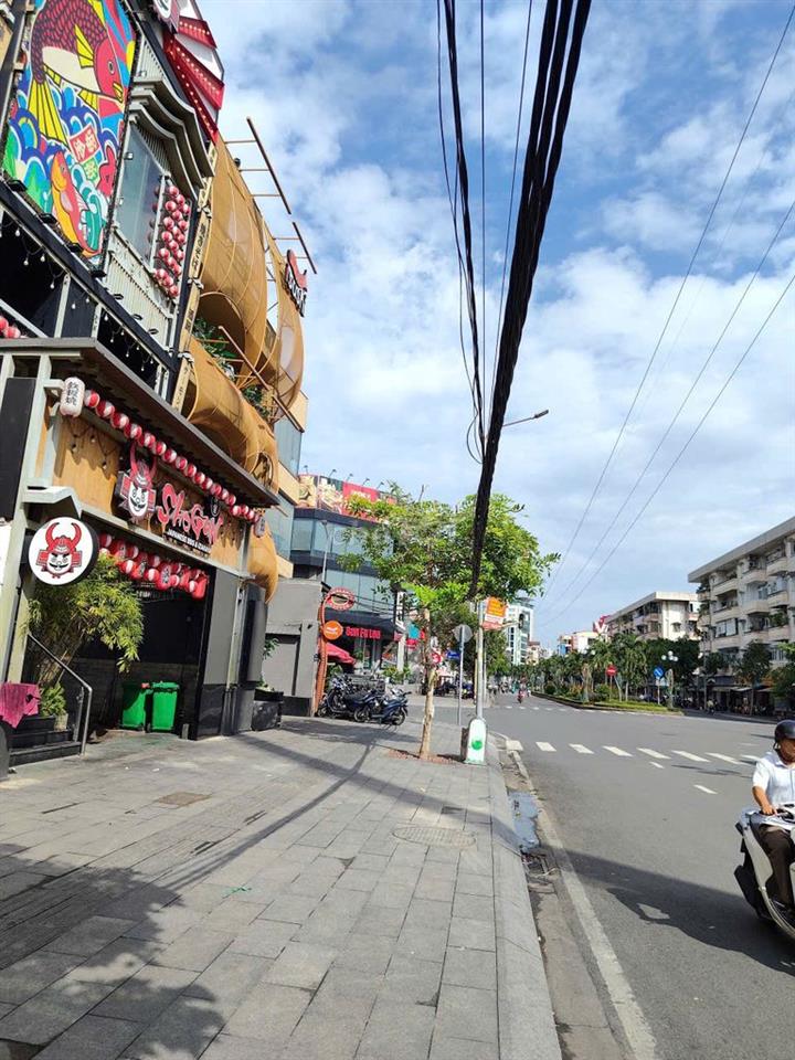 nhà chính chủ hiếm có ,khó tìm ,lâu mới thấy ,mặt tiền phan xích long
