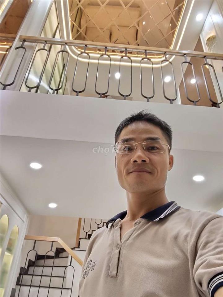 bán nhà ,phùng văn cung ,nhỉnh 7 tỷ,32m2,4 lầu,mới cứng