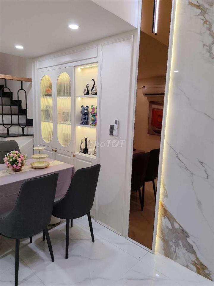 bán nhà ,phùng văn cung ,nhỉnh 7 tỷ,32m2,4 lầu,mới cứng