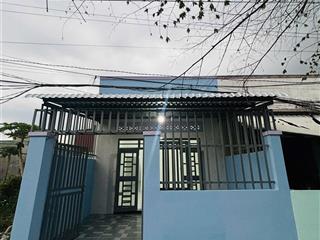 Bị bệnh nên về quê tịnh dưỡng,cần bán nốt căn nhà cấp 4 chỉ 700tr, nhà ngay chợ quy đức, bình chánh