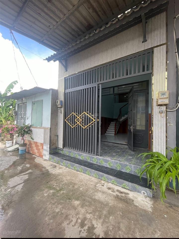 Bán căn nhà liên ấp 45, hưng long, bình chánh để về quê ở, giá chỉ 1.7 tỷ, sổ riêng, dt 68m