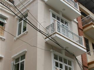 Cho thuê toàn bộ căn nhà 4 tầng làm văn phòng