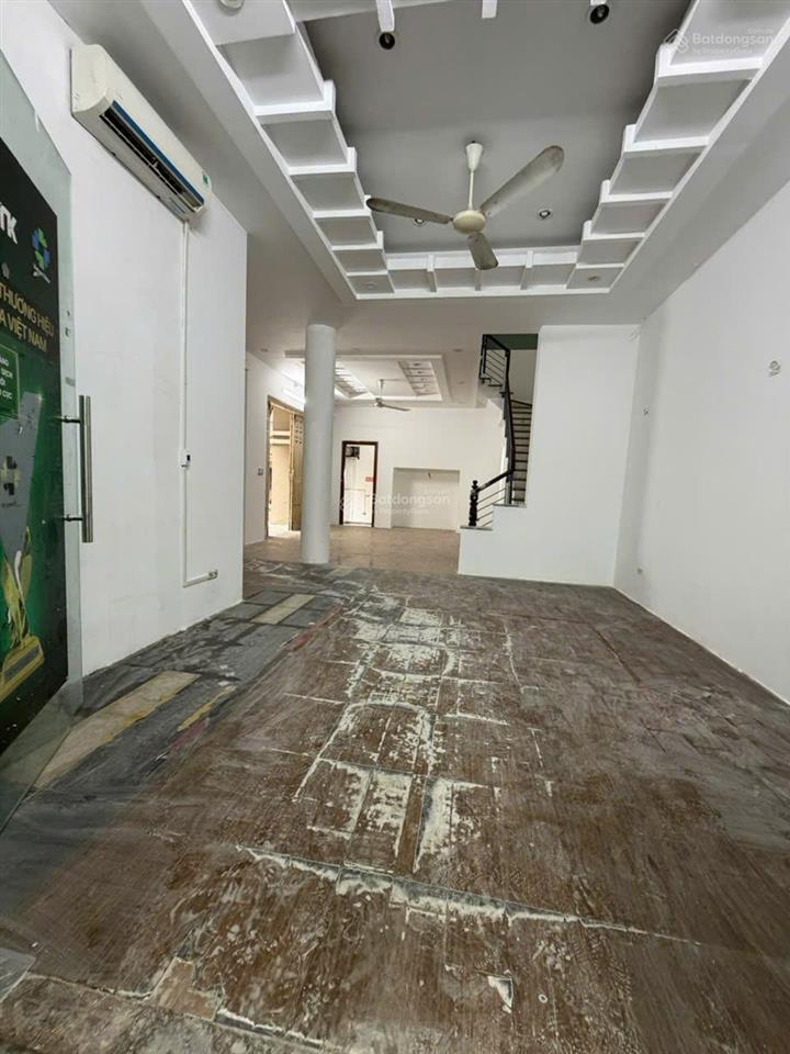 Cho thuê cả nhà 2 mặt tiền phố nghĩa đô thuận tiện kinh doanh, văn phòng, spa...