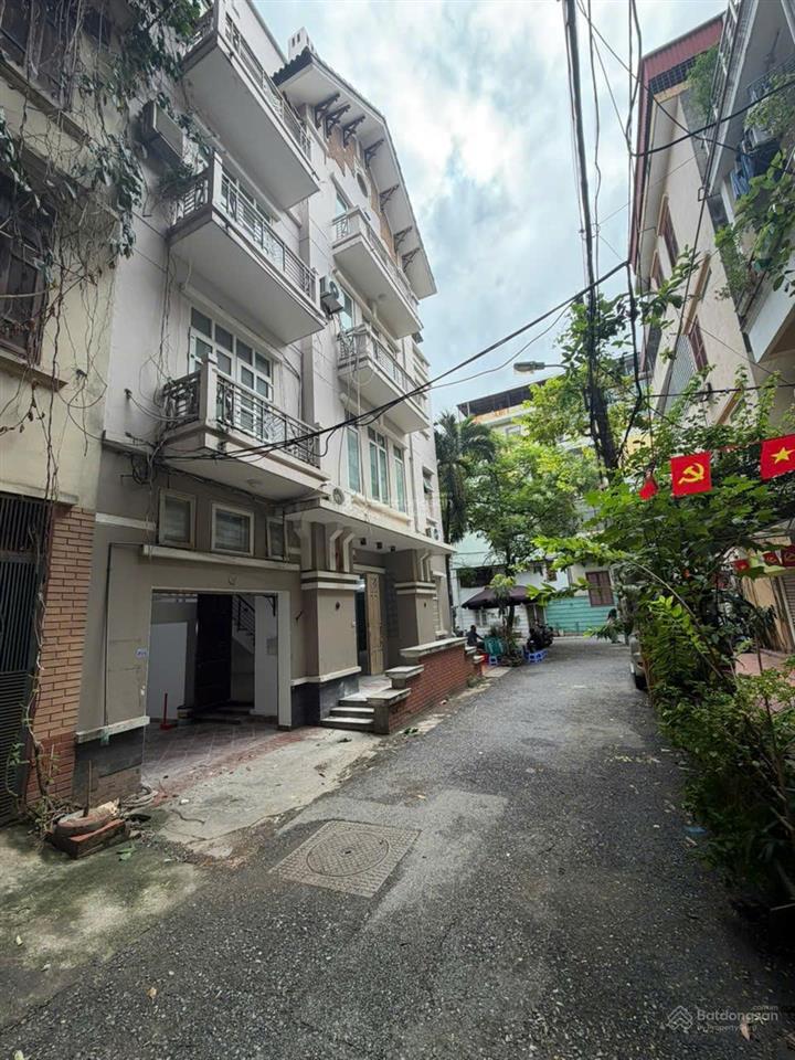 Cho thuê cả nhà 2 mặt tiền phố nghĩa đô thuận tiện kinh doanh, văn phòng, spa...
