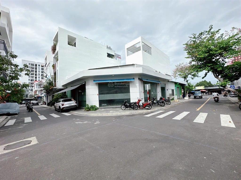 Bán lô góc tặng nhà cấp 4 tđc vcn phước long vị trí đẹp xây dựng tự do sát đường 28  0798 379 ***