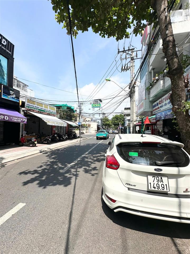  bán đất mặt tiền lê đại hành, tttp nha trang sẵn dòng tiền thuê  0798 379 ***