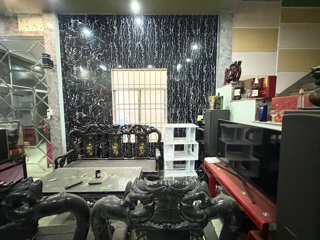 Bán nhà 3 tầng mặt tiền đường phương sài gần siêu thị lotte giá rẻ