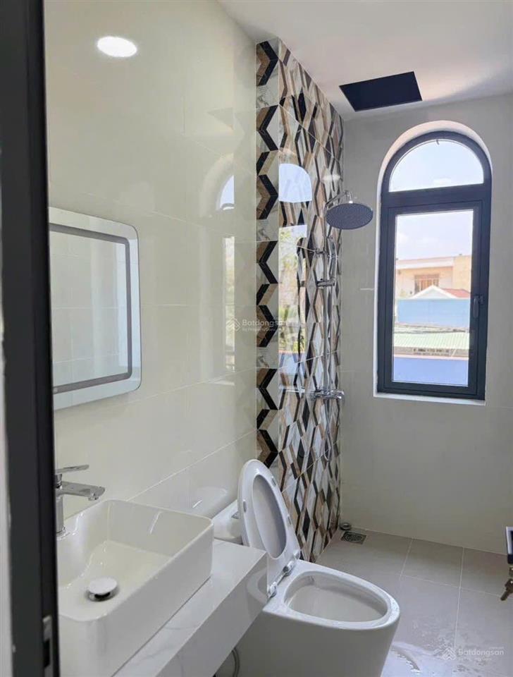 Bán nhà 3 tầng xây mới chưa sử dụng phương tây nha trang   0798 379 ***