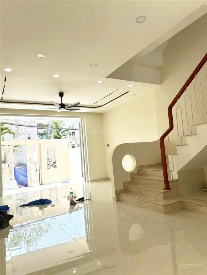 Bán nhà 3 tầng xây mới chưa sử dụng phương tây nha trang   0798 379 ***