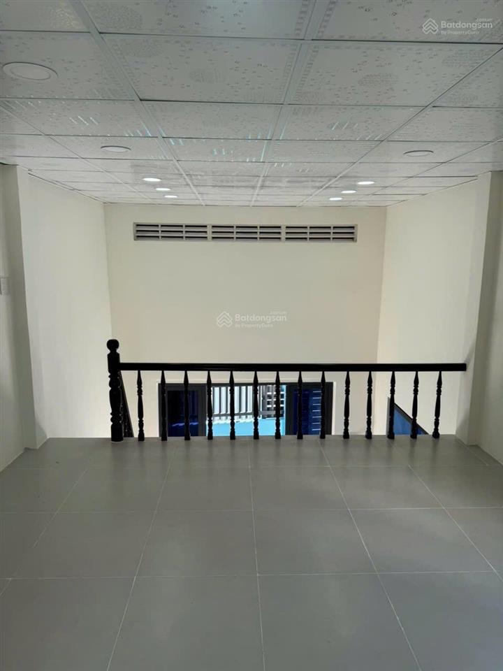  bán nhà cấp 4 gác lửng phước hải nha trang   0798 379 ***