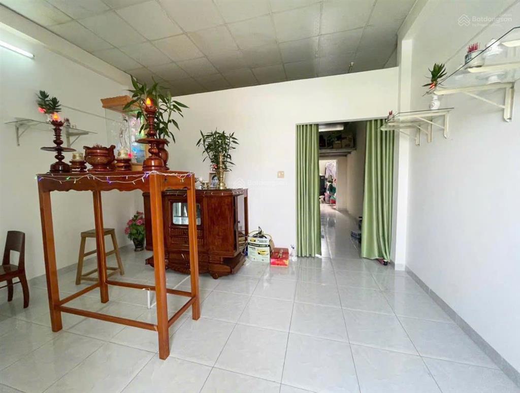 Nhà 2 tầng kiên cố rộng gần 100m2 vĩnh ngọc