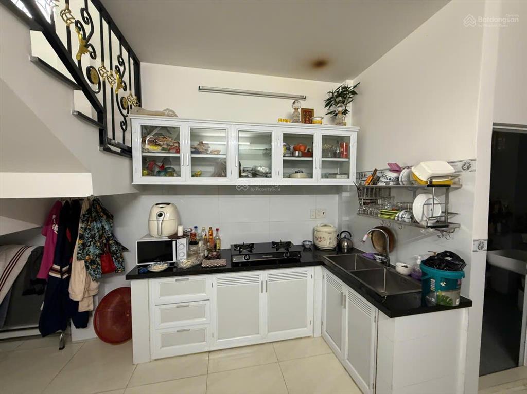  bán nhà 2 tầng hẻm phước hải trung tâm nha trang