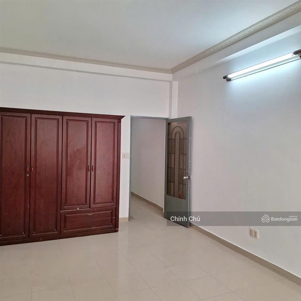 Cho thuê nhà 2.5 tầng, 120m2, 3 phòng đường phó cơ điều, p.12, q.5