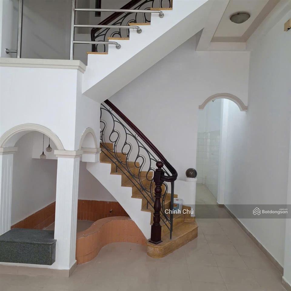 Cho thuê nhà 2.5 tầng, 120m2, 3 phòng đường phó cơ điều, p.12, q.5