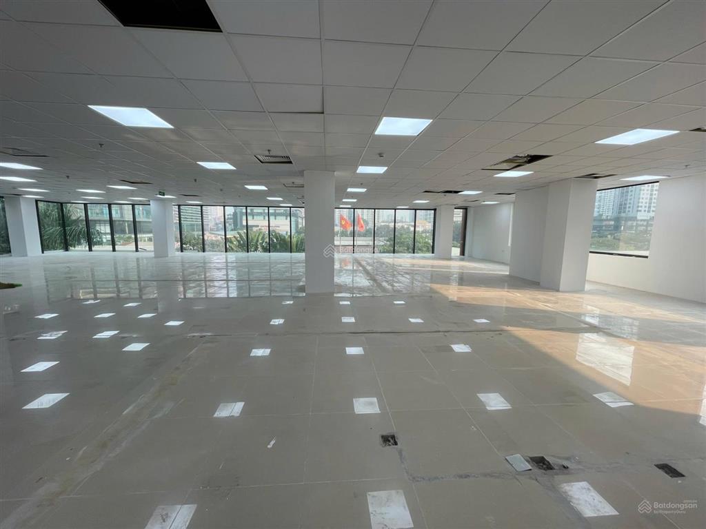 Cho thuê văn phòng tại netland building 85 lê văn lương dt 500m2 150k/th.  0945 025 ***