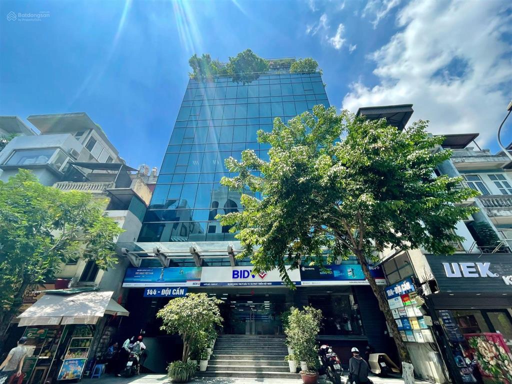 Cho thuê văn phòng tại đội cấn  toà dc building dt 150m2.  0945 025 ***