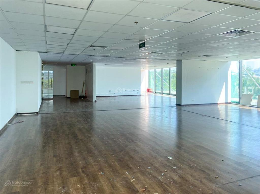 Cho thuê văn phòng tại tòa nhà n02t3 quang minh land 1095m2.
