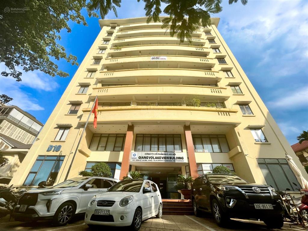 Cđt cho thuê văn phòng lake view building  d10 giảng võ, dt 120m2.  0945 025 ***