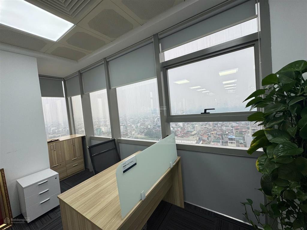 Sang nhượng văn phòng vcci tower đào duy anh 163m2 tặng full nội thất giá chỉ 461k/m2